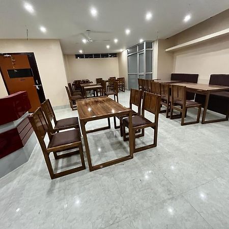 Hotel Magic Square Ґувахаті Екстер'єр фото