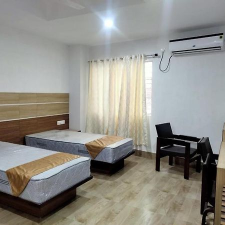 Hotel Magic Square Ґувахаті Екстер'єр фото