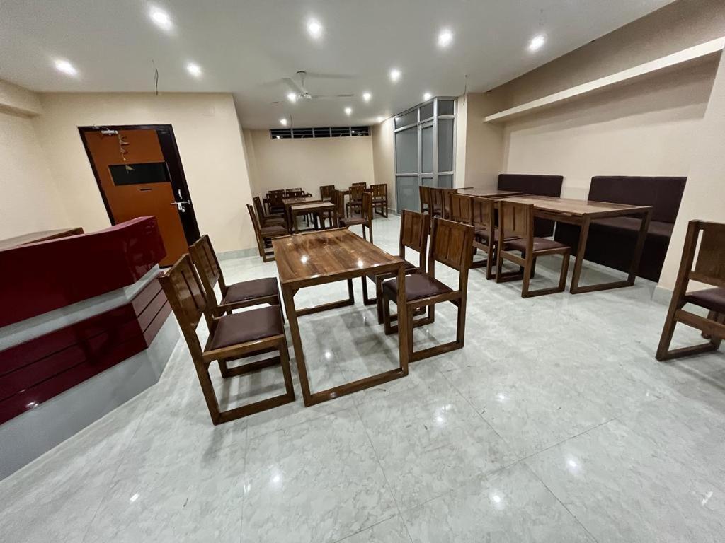 Hotel Magic Square Ґувахаті Екстер'єр фото