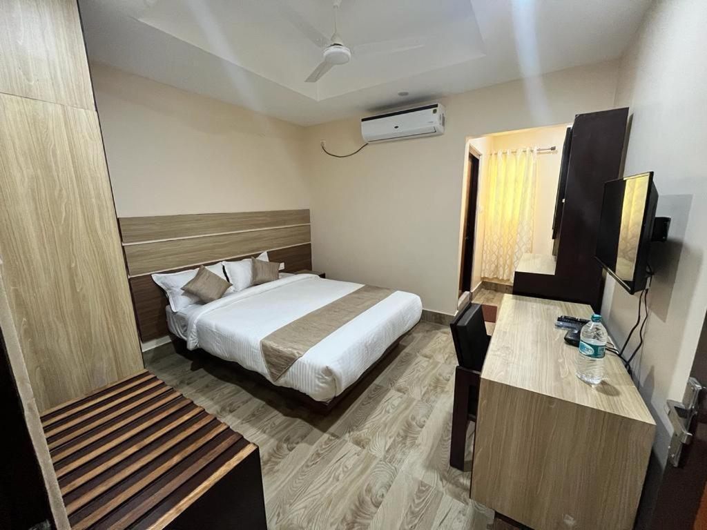 Hotel Magic Square Ґувахаті Екстер'єр фото